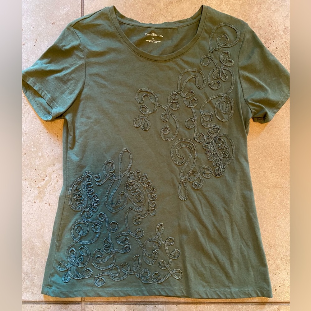 NWOT Croft & Barrow Scrolled Top Size M